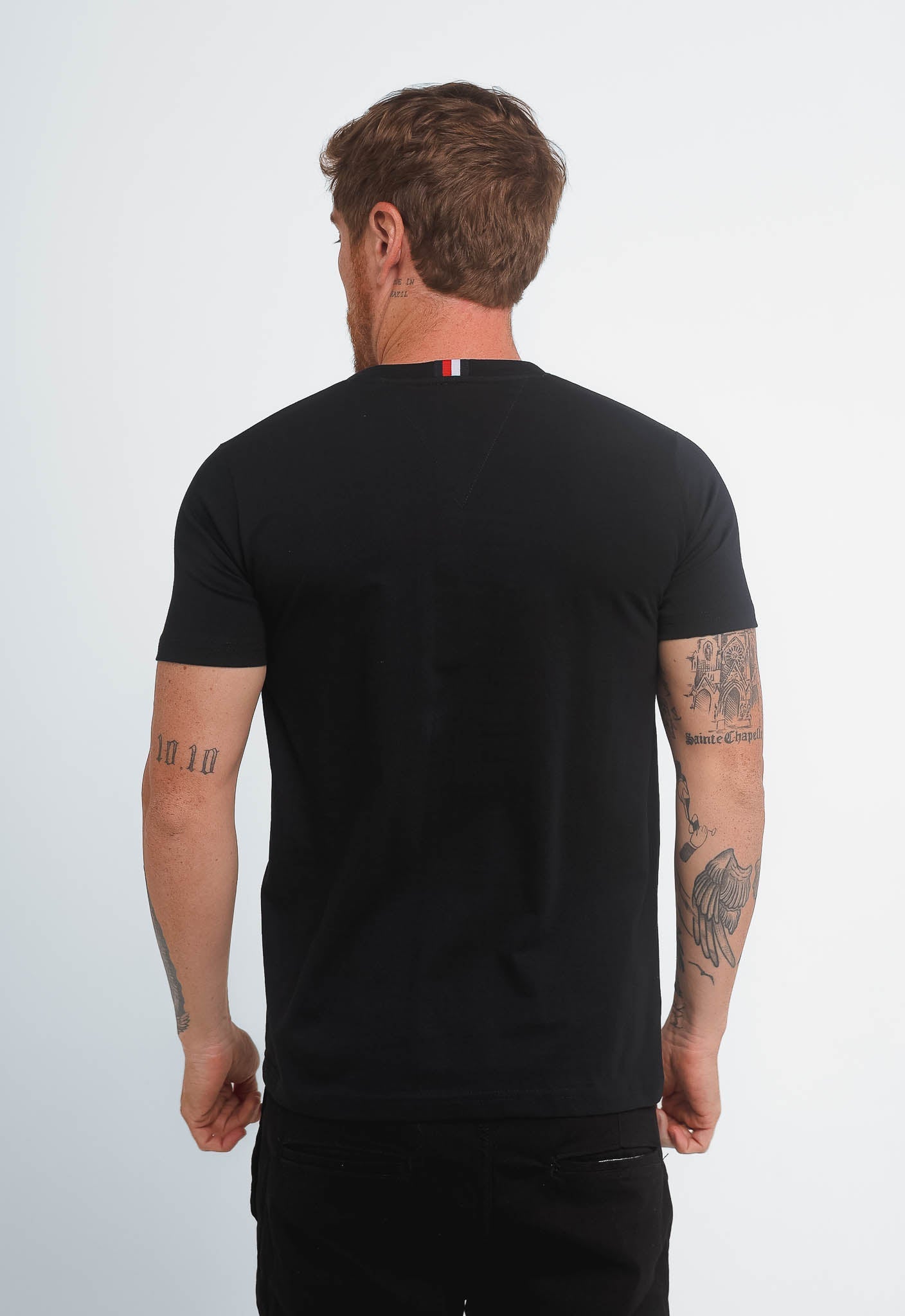 Camiseta Tommy Hilfiger Logo Tee- LIVE - Henri Store
