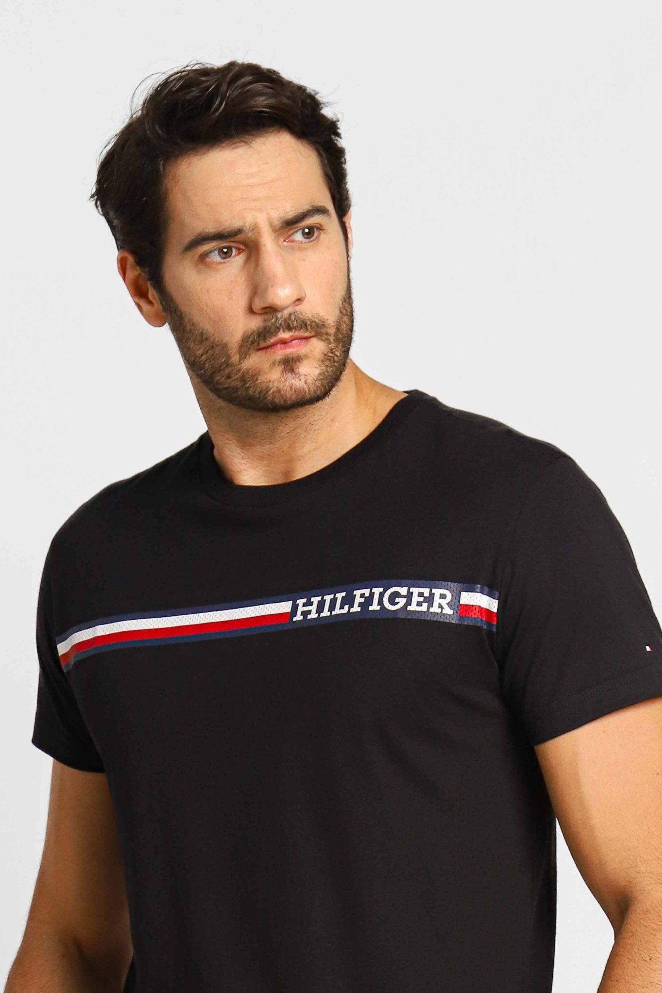 Camiseta Tommy Hilfiger Monotype Chest Stripe Preto - Henri Store