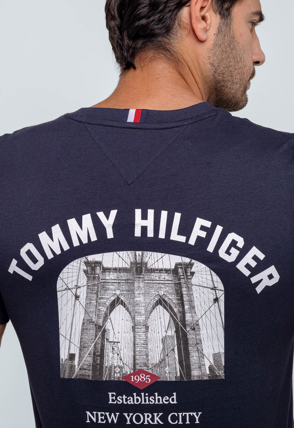 Camiseta Tommy Hilfiger Monotype Pocket Tee - Henri Store