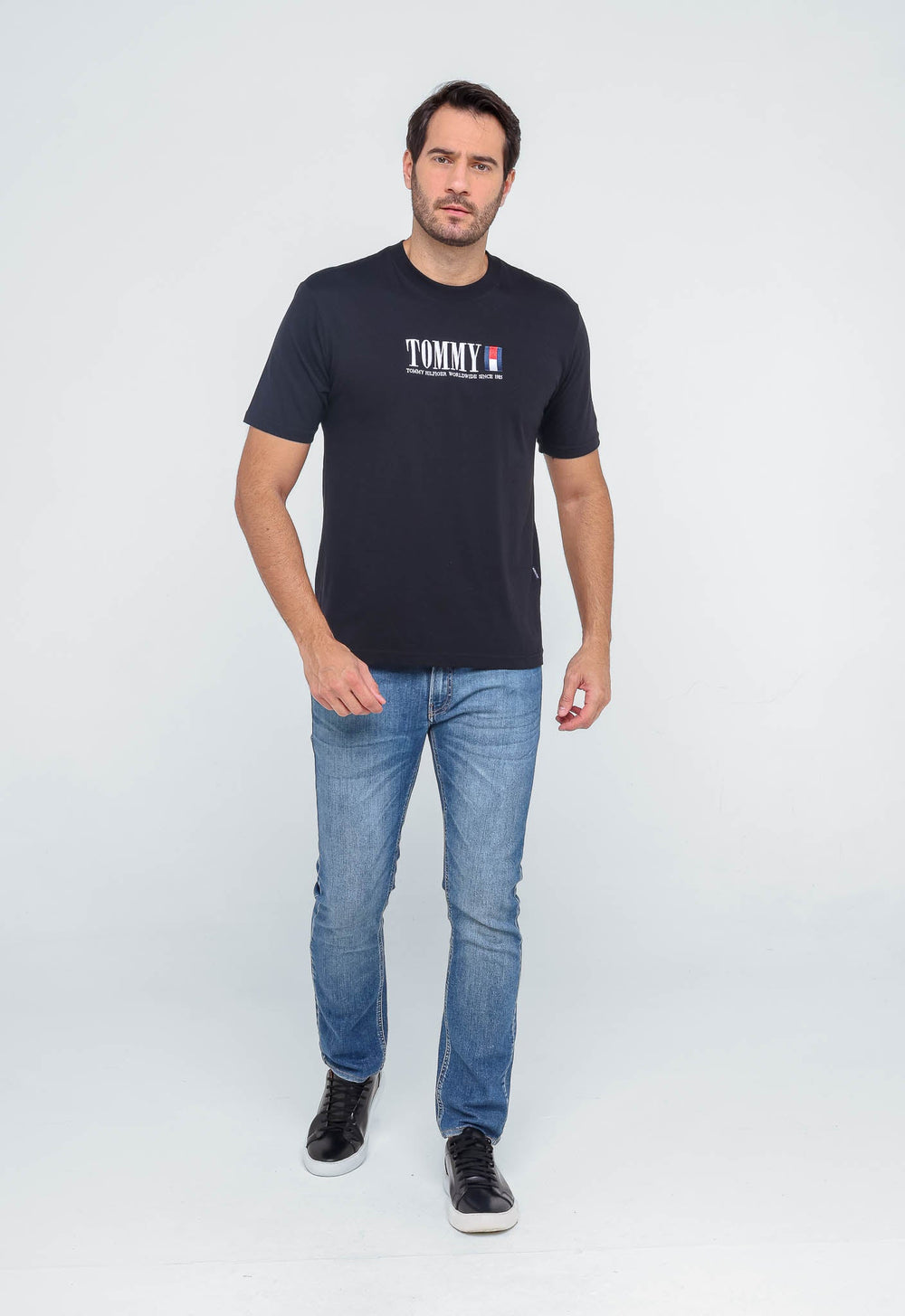 Camiseta Tommy Hilfiger Wordwide Since - Henri Store