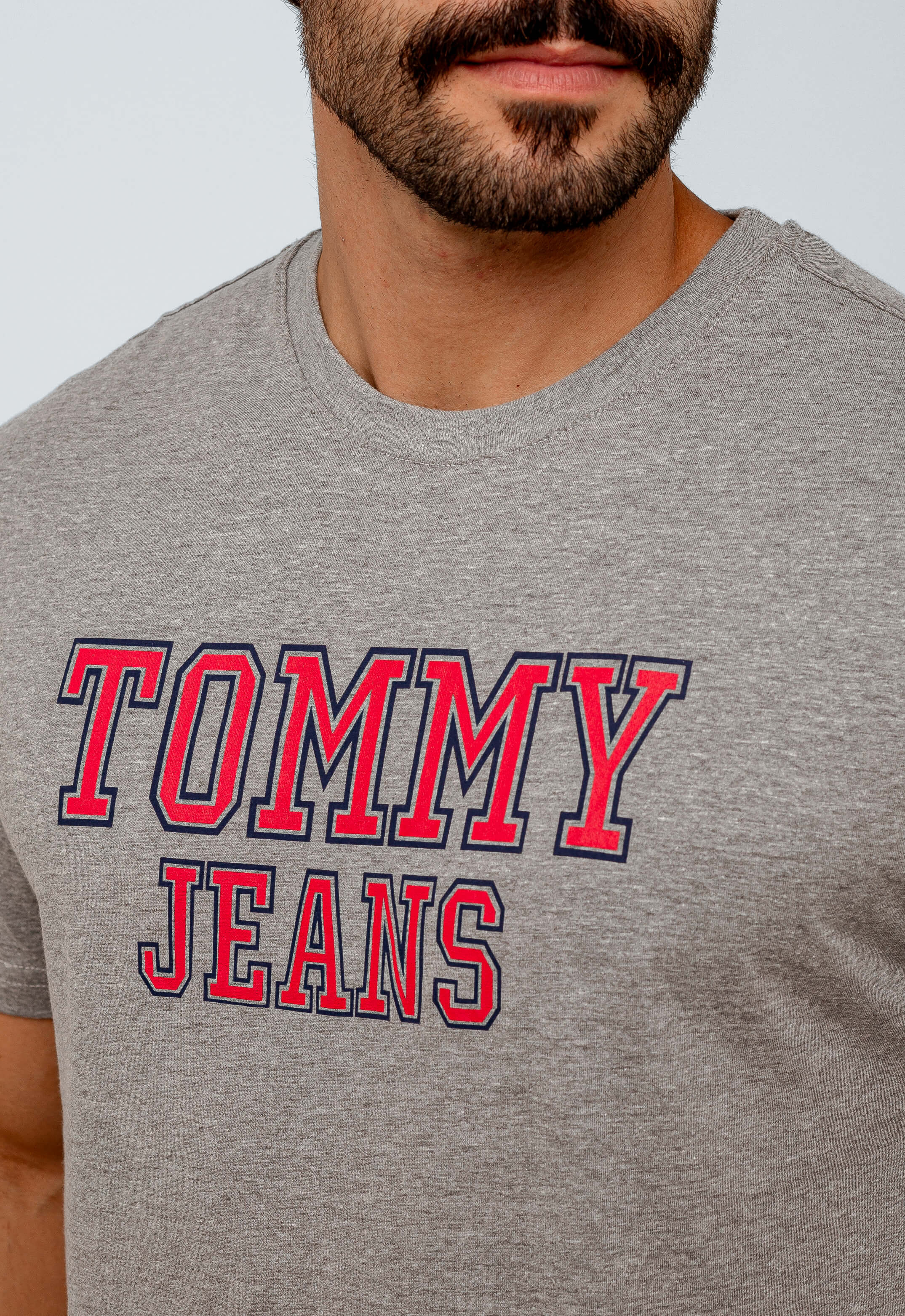 Camiseta Tommy Hilfiger Jeans Estampa College