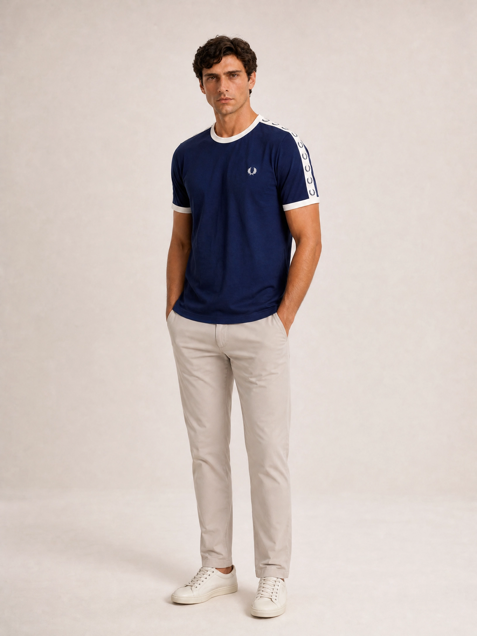 Camiseta Fred Perry Faixa Ombro