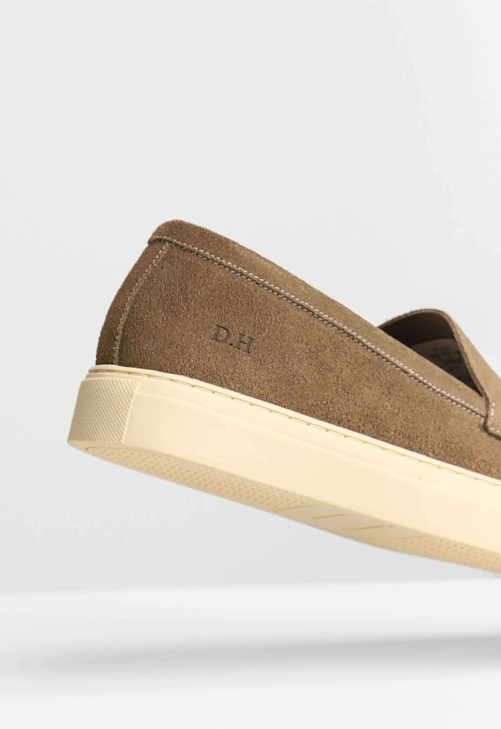 Iate Dom Henrico Velvet Smoke Marrom 104722 - Henri Store