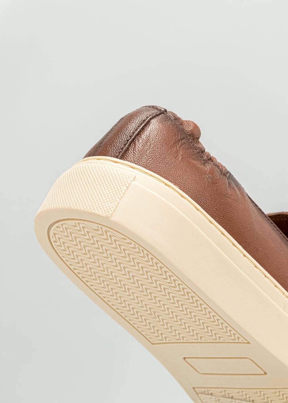 Iate Ibiza Dom Henrico 81106 Cerviatto Marrom - Henri Store
