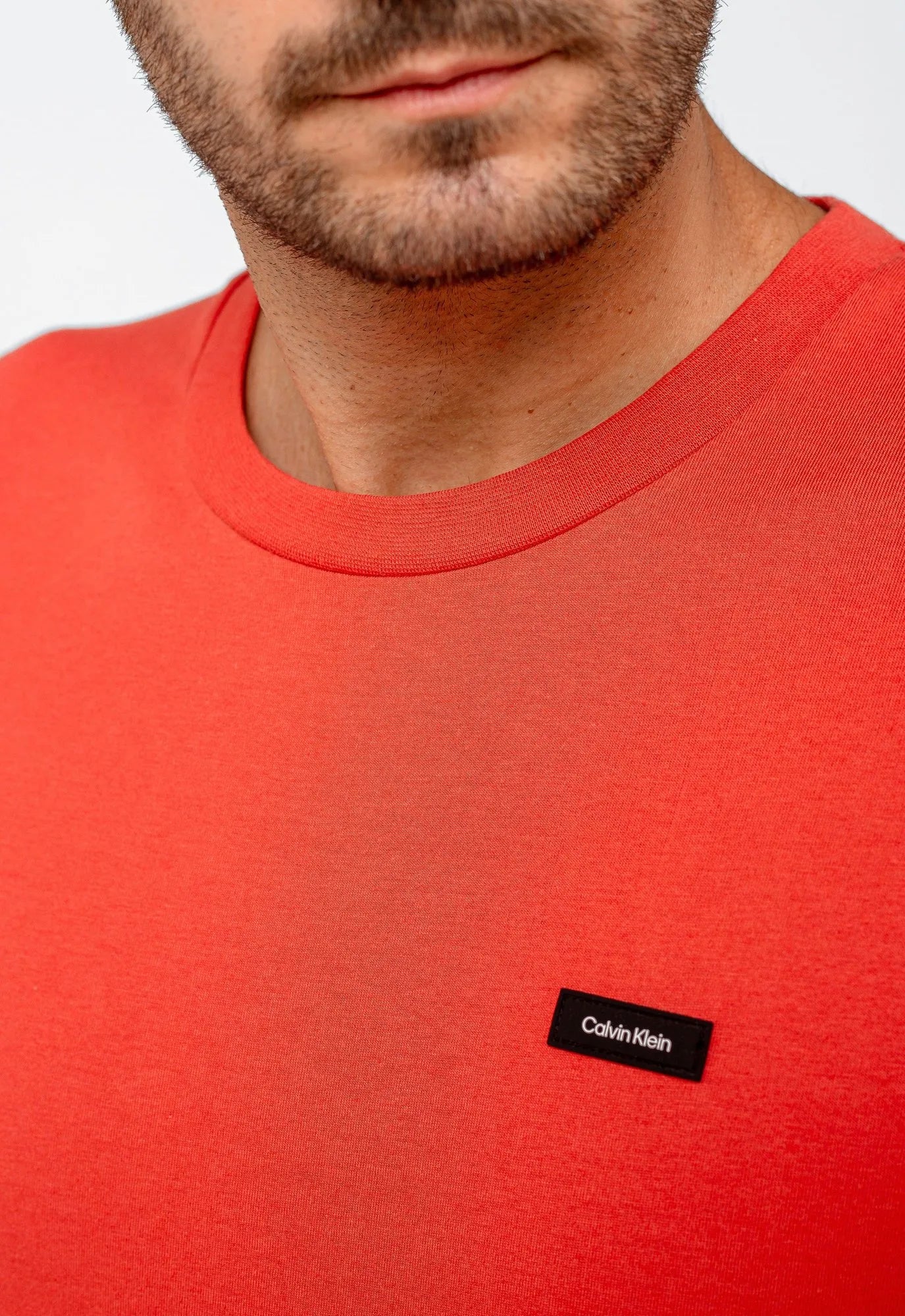 Camiseta Calvin Klein Comfort Fit Básica