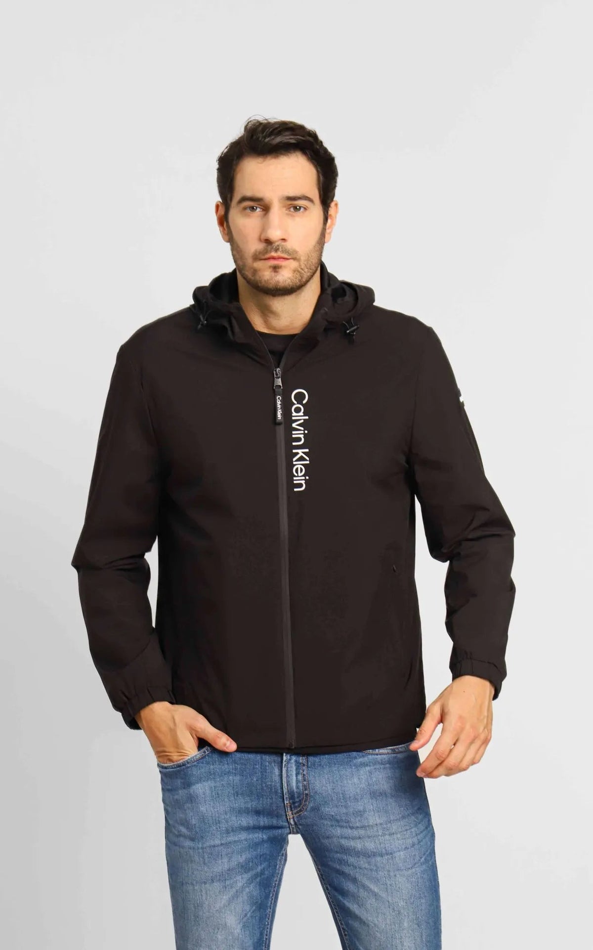 Jaqueta Calvin Klein Capuz Logo Frontal Preto - Live - Henri Store