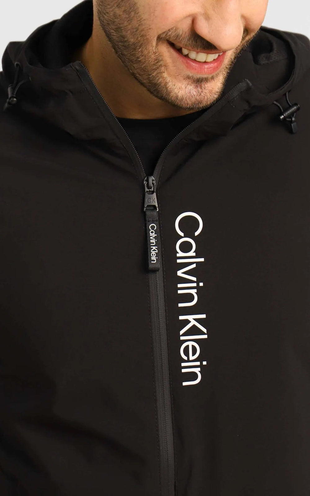 Jaqueta Calvin Klein Capuz Logo Frontal Preto - Live - Henri Store