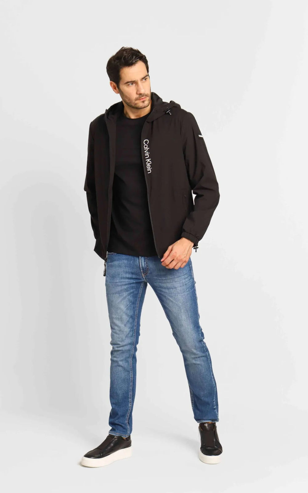 Jaqueta Calvin Klein Capuz Logo Frontal Preto - Live - Henri Store