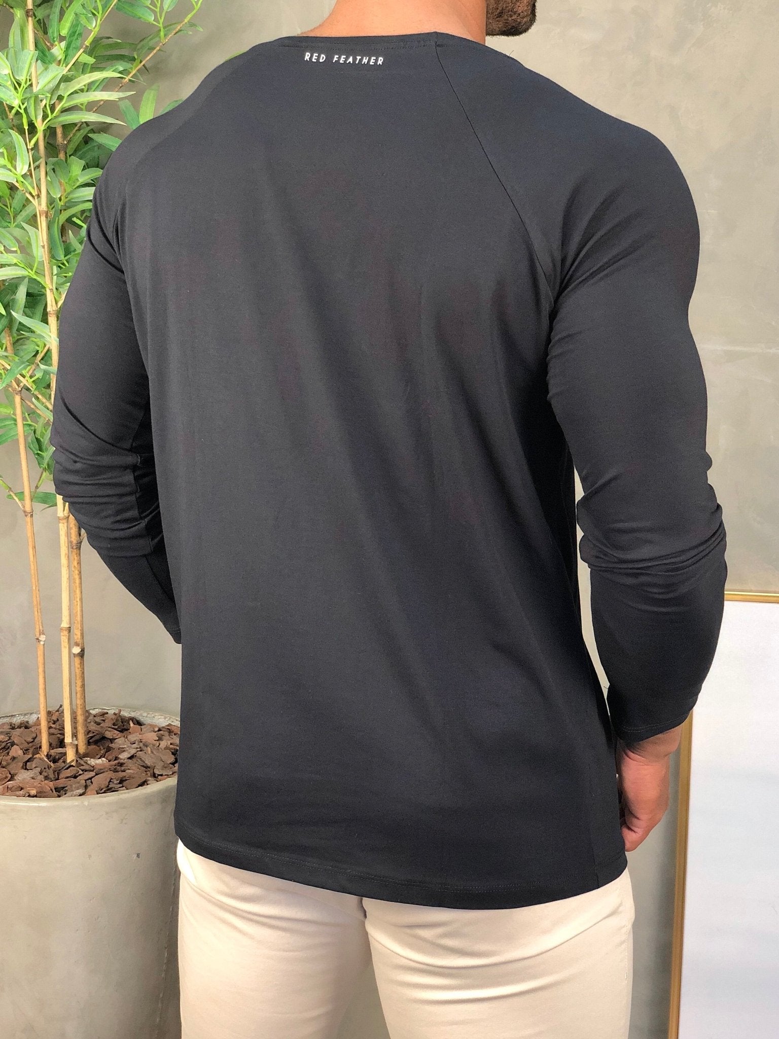 Manga Longa Red Feather Raglan Preto - Henri Store