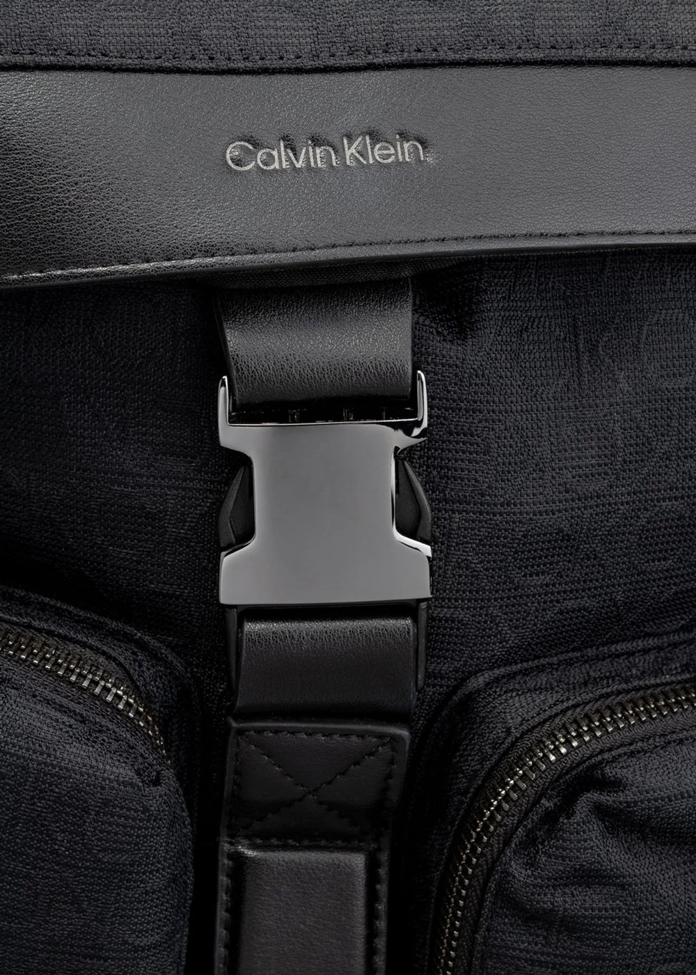 Mochila Calvin Klein Bolsos Frontais Preta - Henri Store
