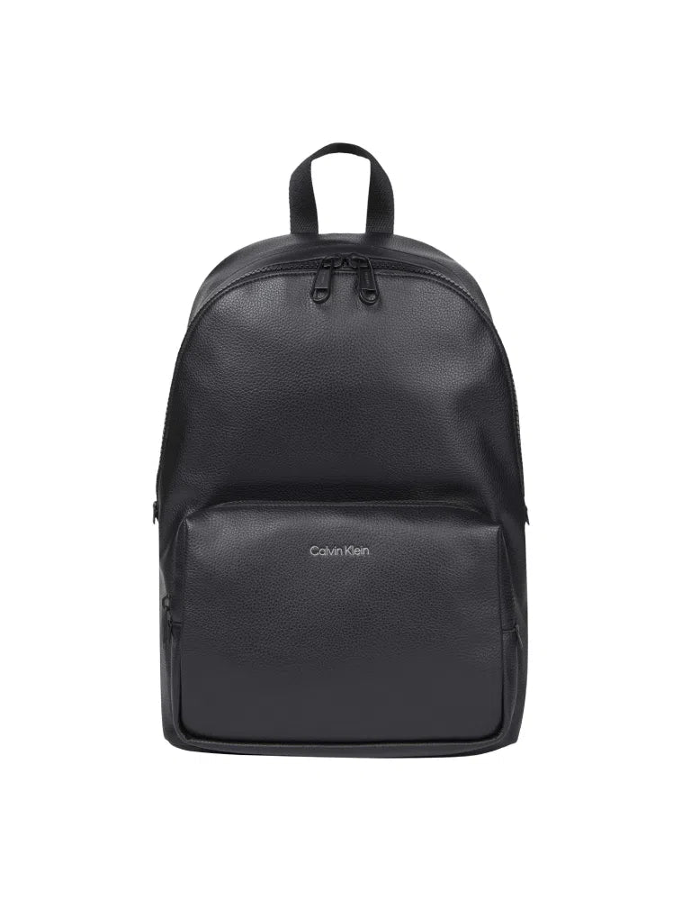 Mochila Calvin Klein Must Logo Metálico Preto - Henri Store