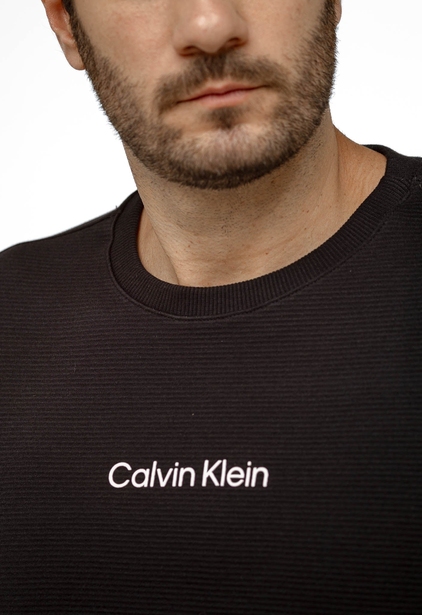 Moletom Calvin Klein Careca Logo Central Embossed - Henri Store