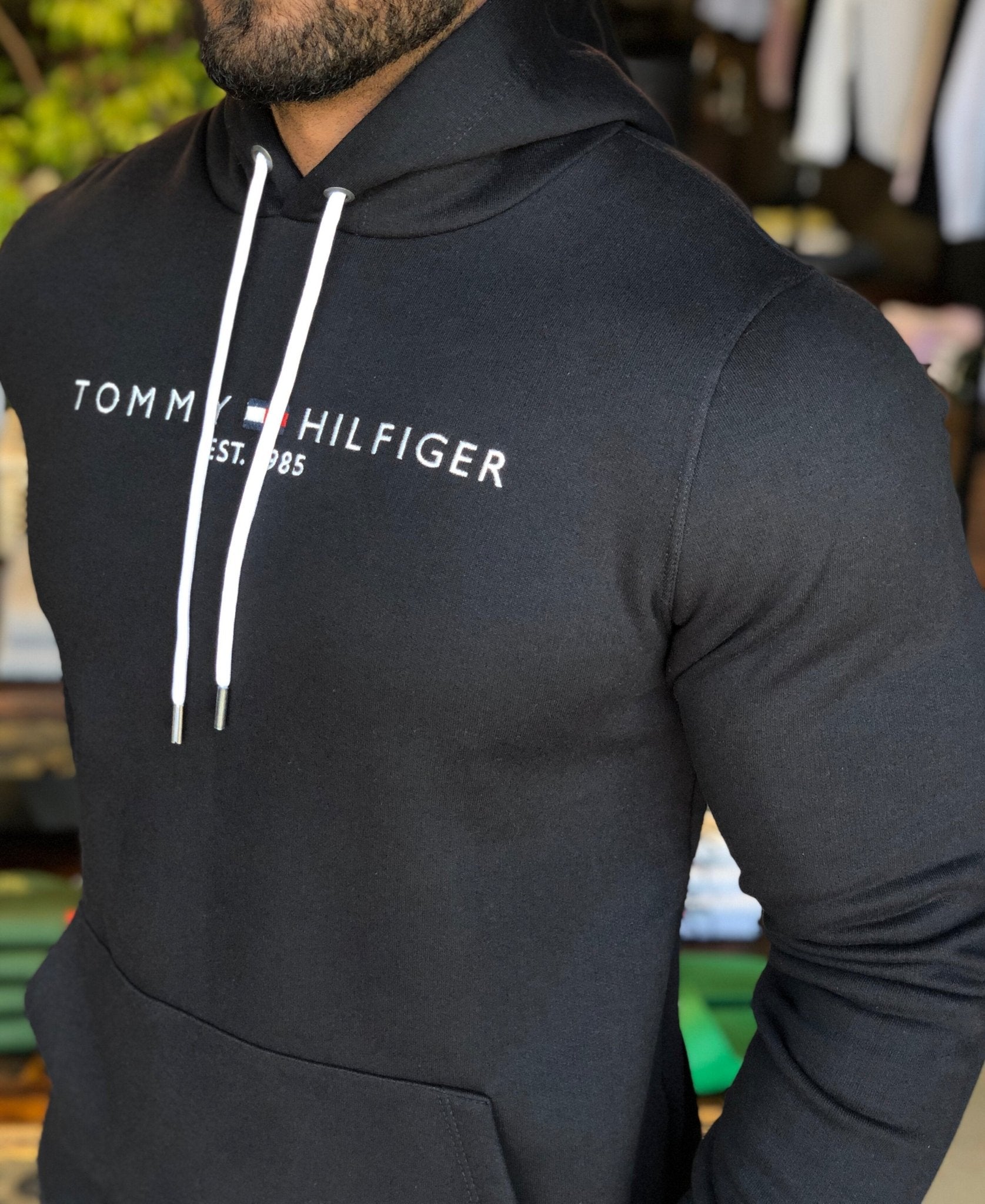 Moltom Tommy Hilfiger Preto Est. 1985 - Henri Store