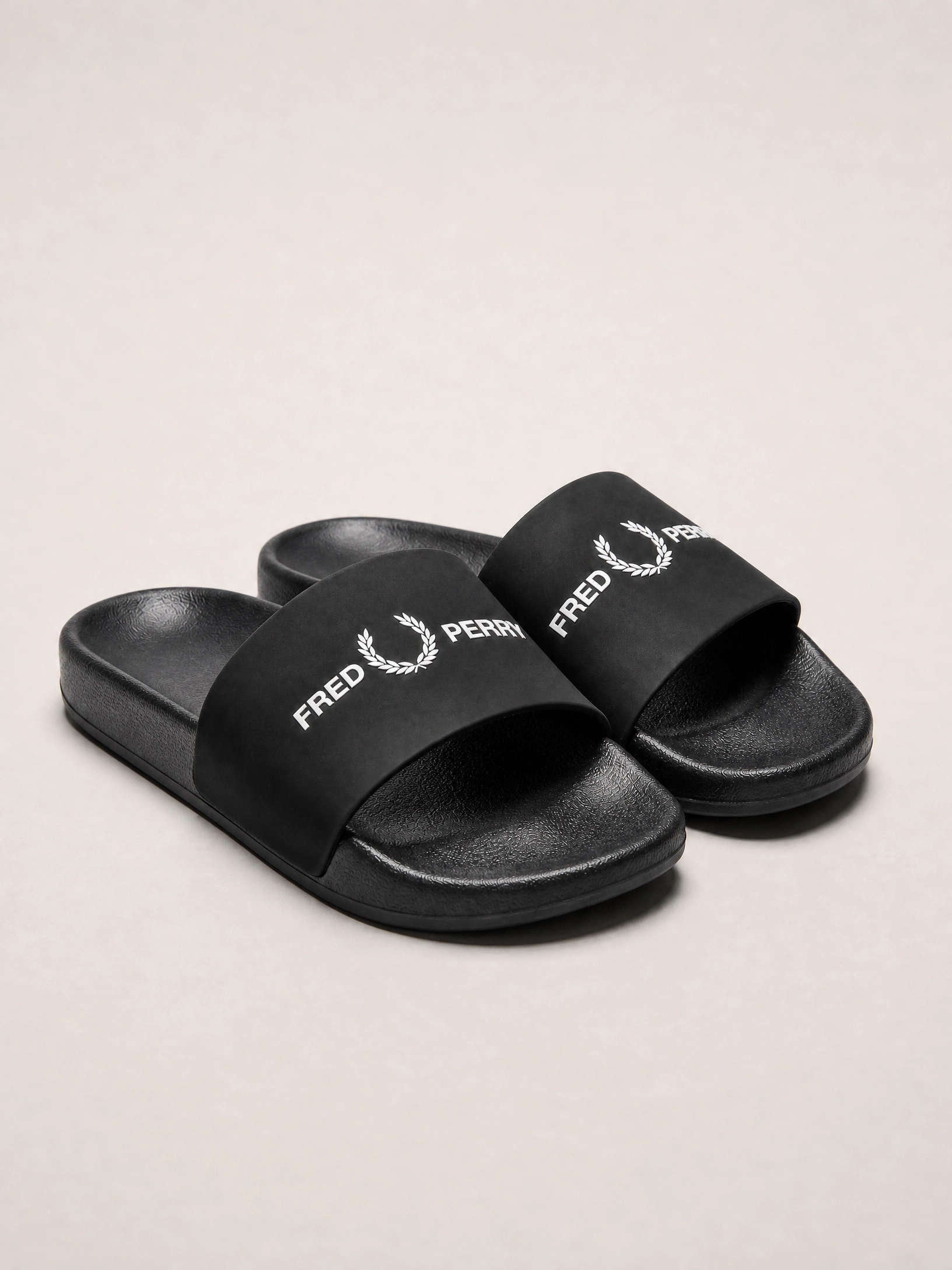 Chinelo Fred Perry