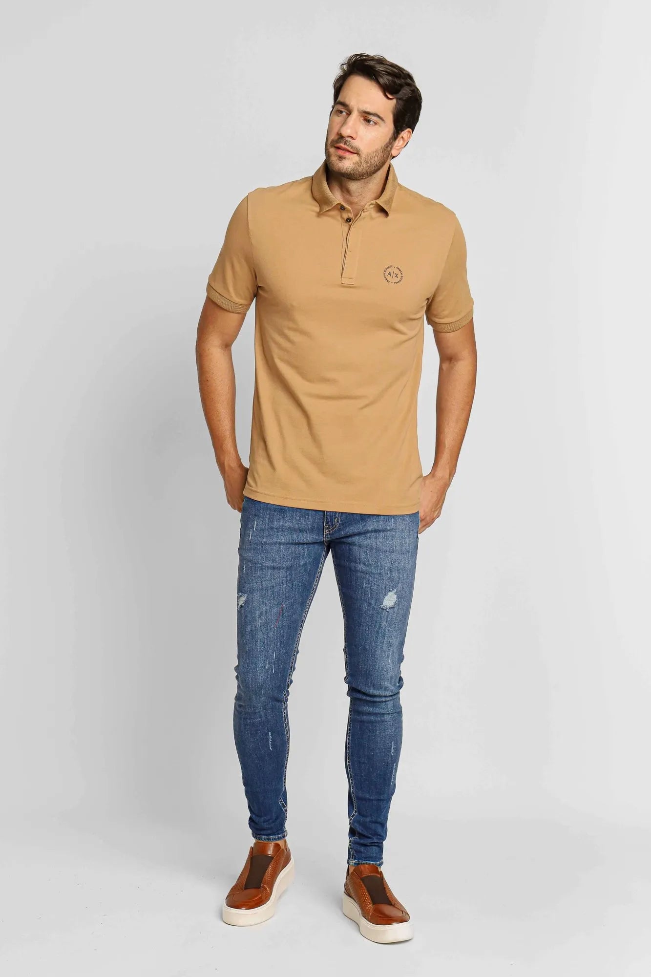Polo Armani Exchange Logo Circular Peito Ocre - Henri Store