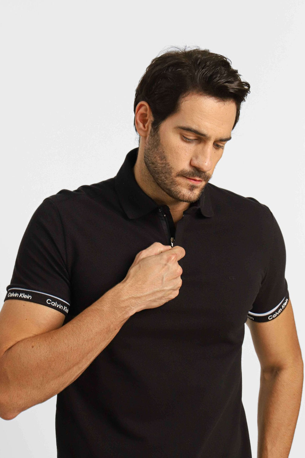 Polo Masculina Calvin Klein Slim Fit c/ Zíper Logo Punho Preto - Henri Store