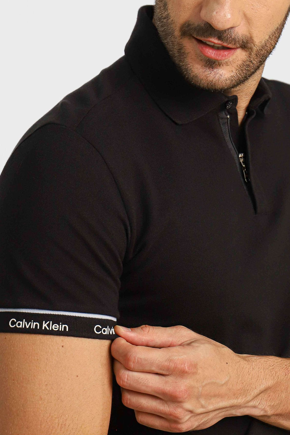 Polo Masculina Calvin Klein Slim Fit c/ Zíper Logo Punho Preto - Henri Store