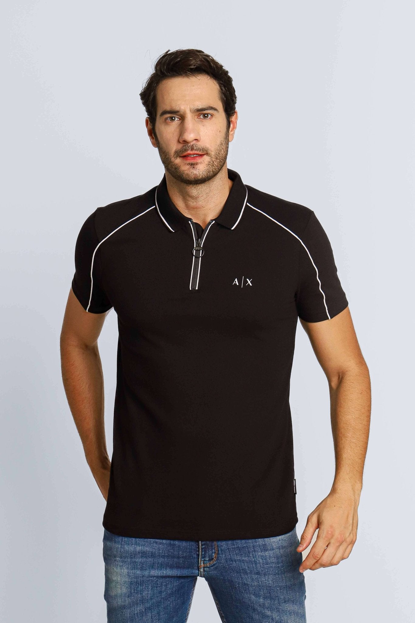 Polo Masculina Regular Armani Exchange com Zíper e Estampa nas Costas Preto - Henri Store