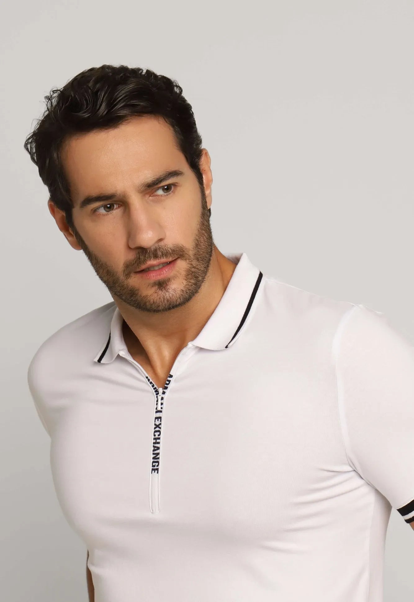 Polo Masculina Regular Armani Exchange com Zíper e Friso na Gola Branco - Henri Store
