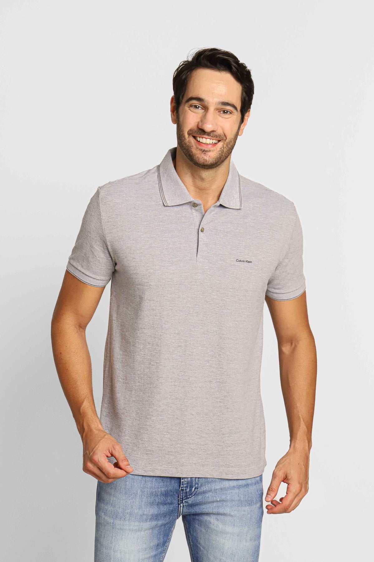 Polo Masculina Regular Básica Calvin Klein Cinza com Dois Frisos na Gola - Henri Store