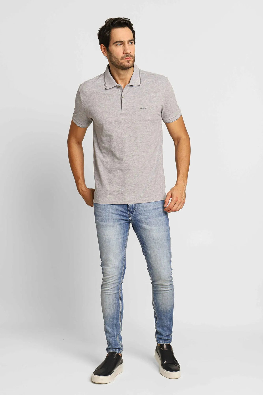 Polo Masculina Regular Básica Calvin Klein Cinza com Dois Frisos na Gola - Henri Store