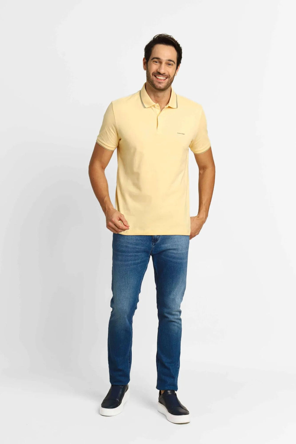 Polo Masculina Regular Fit Calvin Klein com Friso Amarelo Claro - Henri Store
