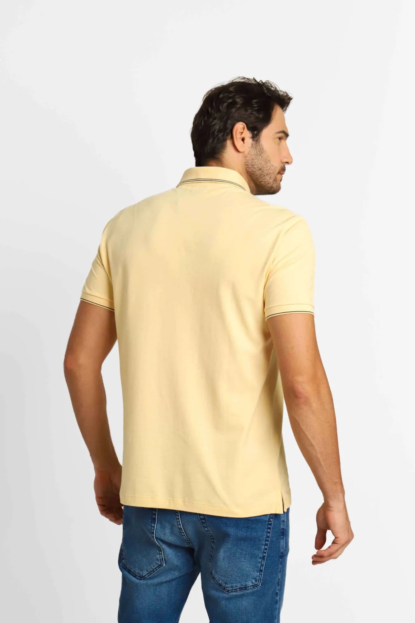 Polo Masculina Regular Fit Calvin Klein com Friso Amarelo Claro - Henri Store
