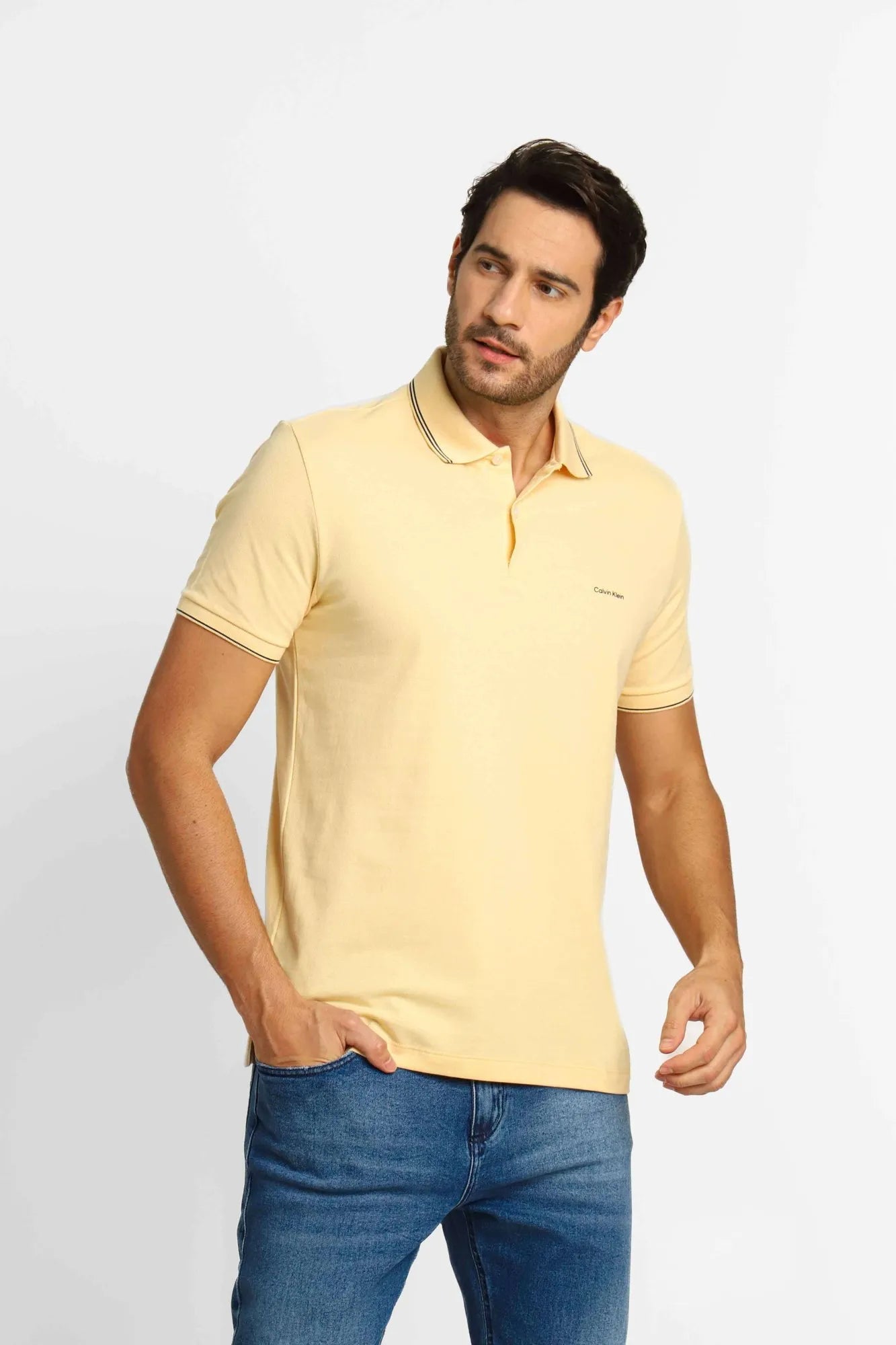 Polo Masculina Regular Fit Calvin Klein com Friso Amarelo Claro - Henri Store