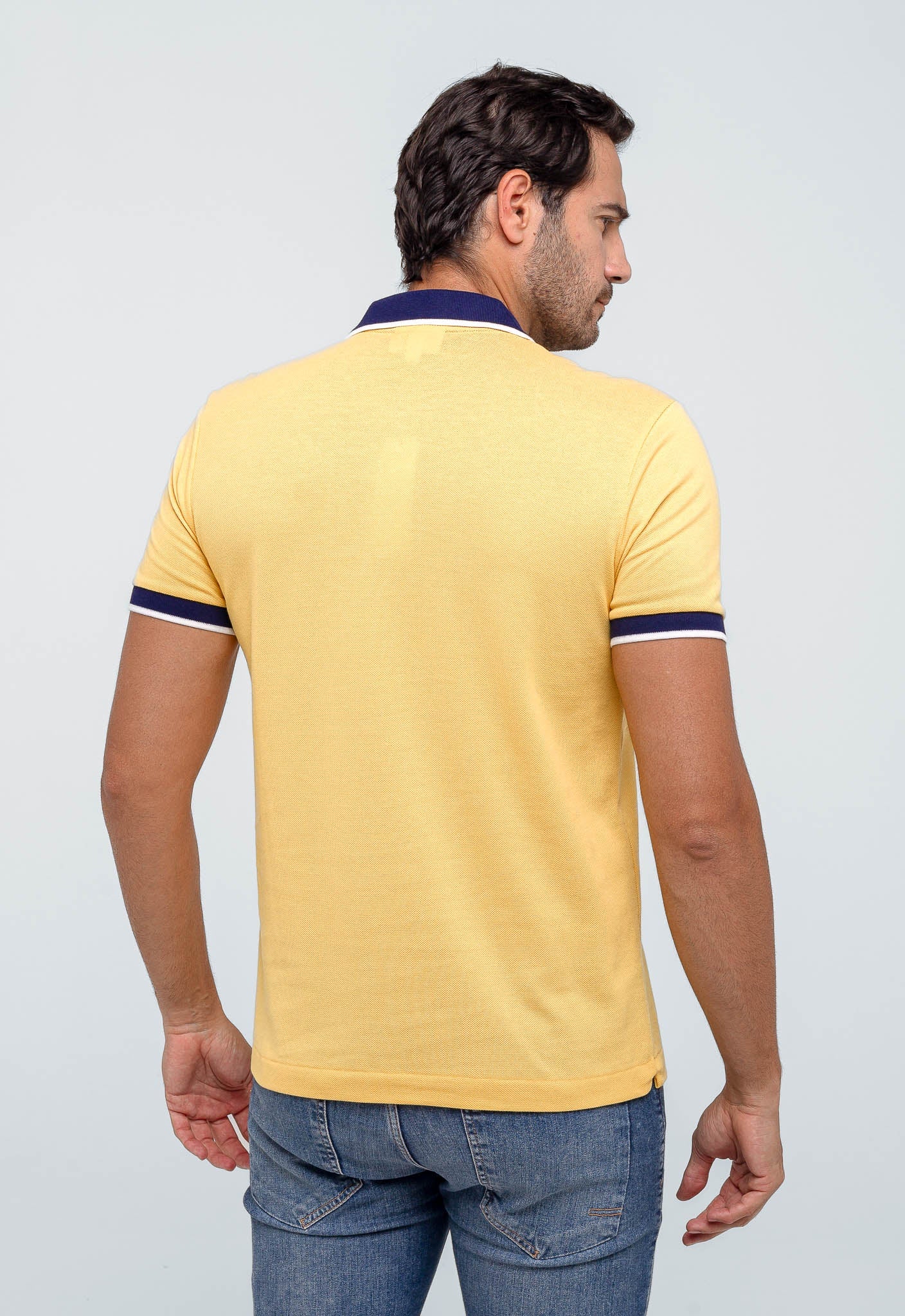 Polo Masculina Regular Fit Lacoste com Friso na Gola - Henri Store