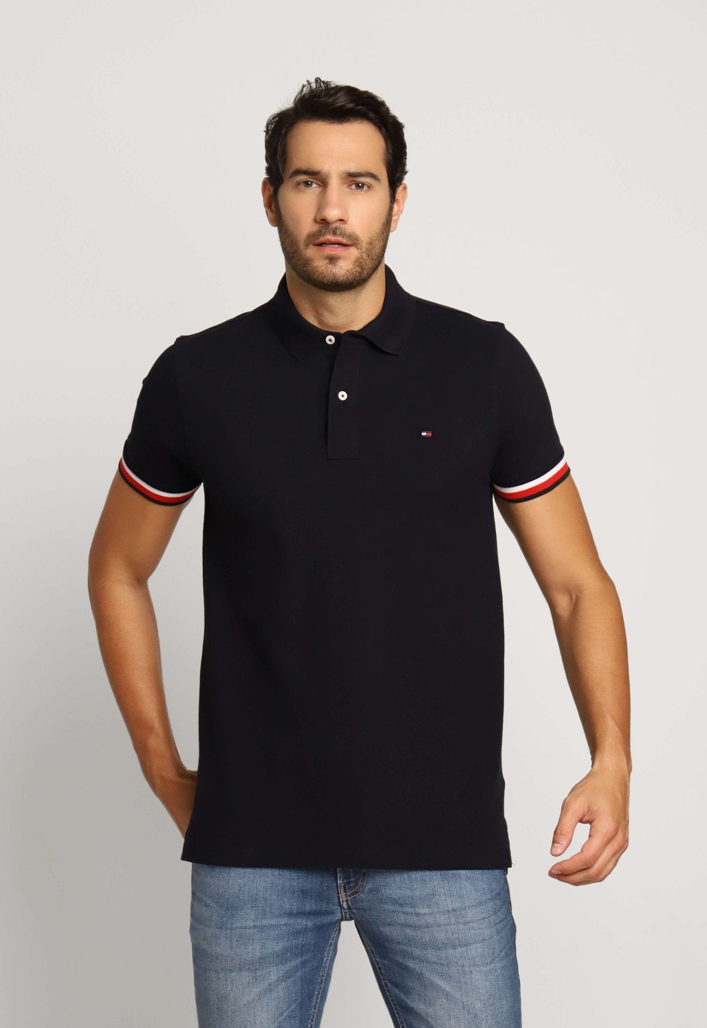 Polo Masculina Regular Fit Tommy Hilfiger com Retilínea no Punho - Henri Store