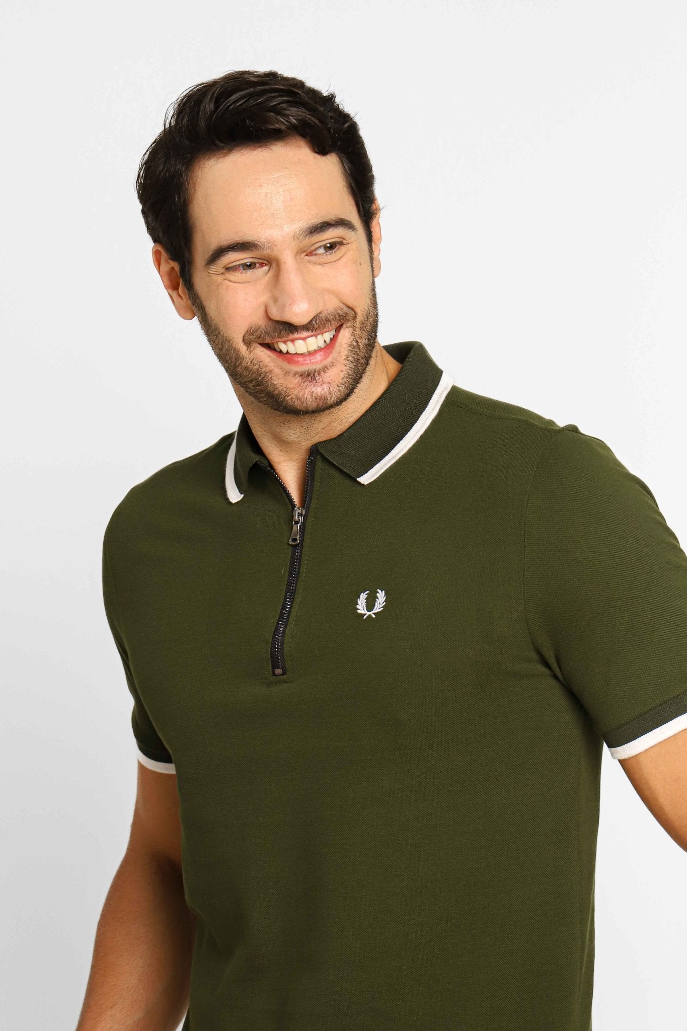 Polo Masculina Regular Fred Perry Verde Militar - Sale - Henri Store