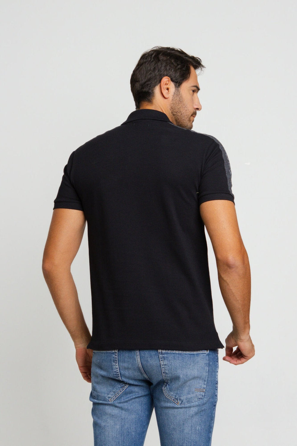Polo Masculina Slim Fit Calvin Klein com Logo no Ombro - Henri Store