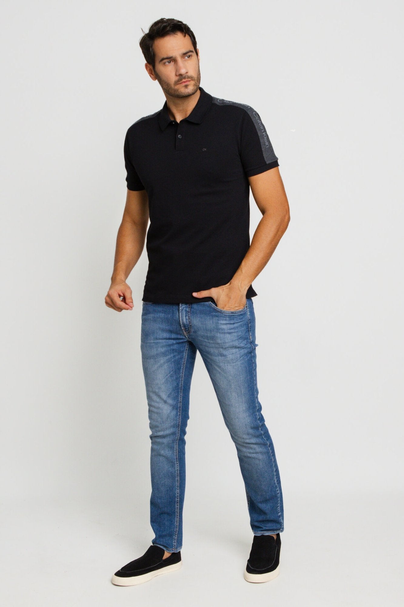 Polo Masculina Slim Fit Calvin Klein com Logo no Ombro - Henri Store