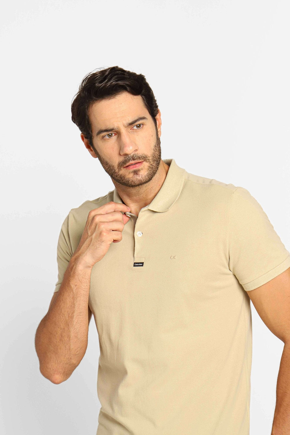 Polo Masculina Slim Fit Calvin Klein com Logo Termocolante Cáqui - Henri Store
