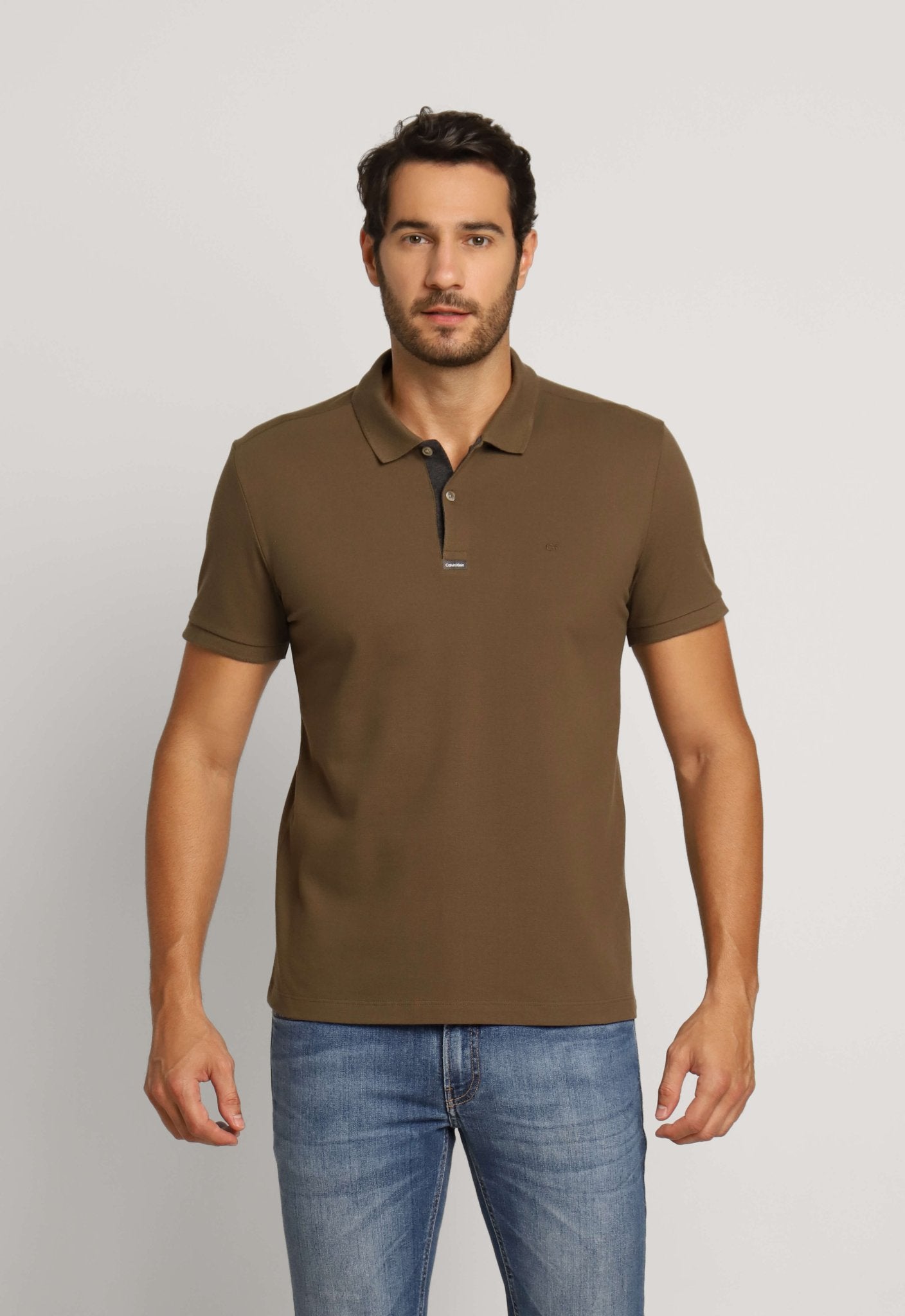 Polo Masculina Slim Fit Calvin Klein com Logo Termocolante CK no Peito Marrom - Henri Store