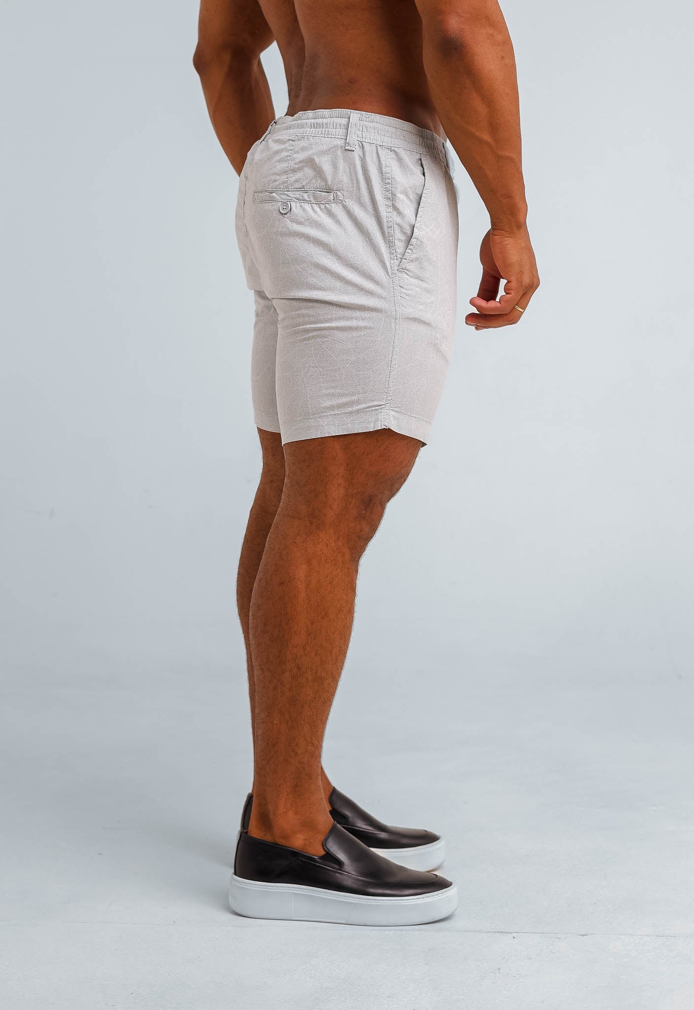 Short Dom Henrico Estampado Cinza Claro - Henri Store