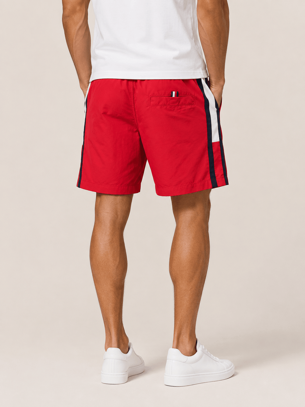 Short Tommy Hilfiger Vermelho C/ Listra Lateral - Henri Store