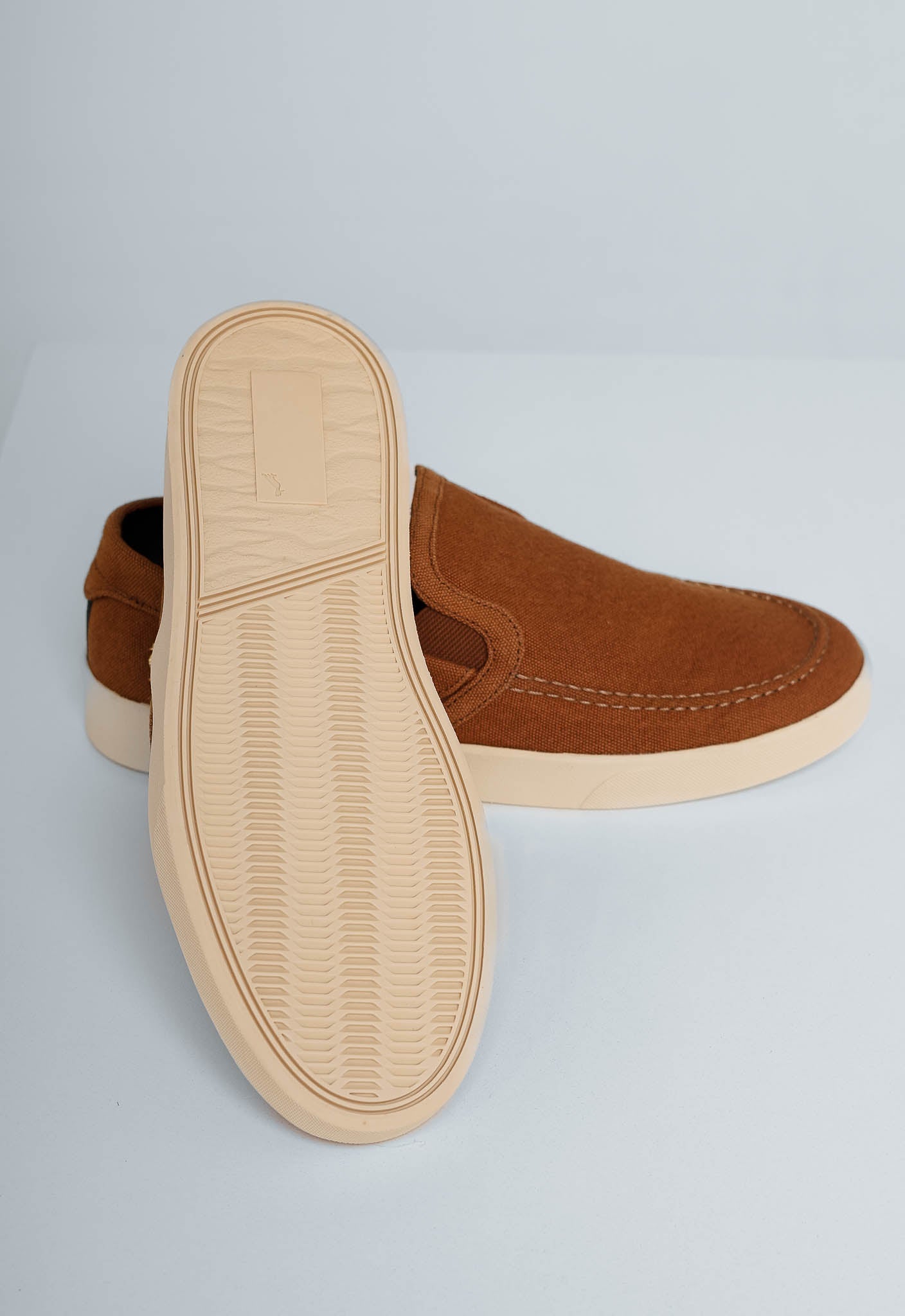 Tênis Reserva Caramelo - Henri Store