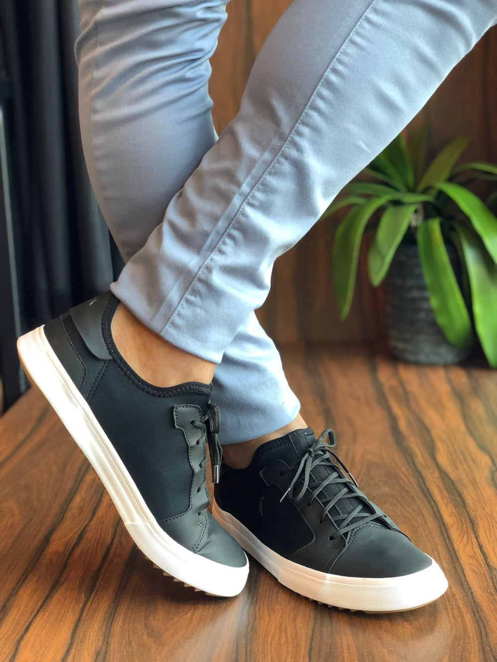 Tênis Reserva Neo Prene RSV188 Preto Sola Branca - Henri Store