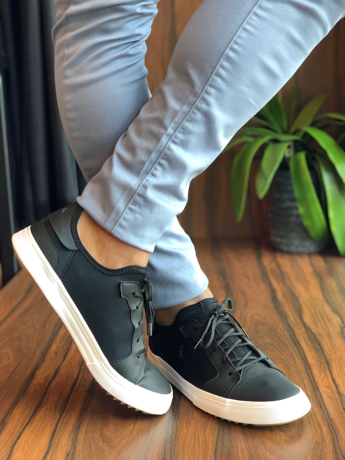 Tênis Reserva Neo Prene RSV188 Preto Sola Branca - Henri Store
